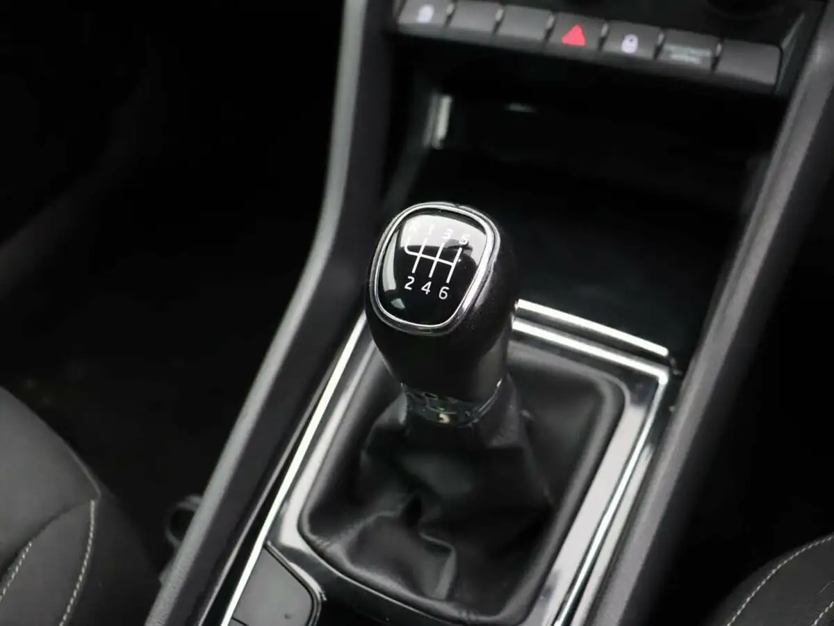 2022-skoda-karoq-10-tsi-se-big-17