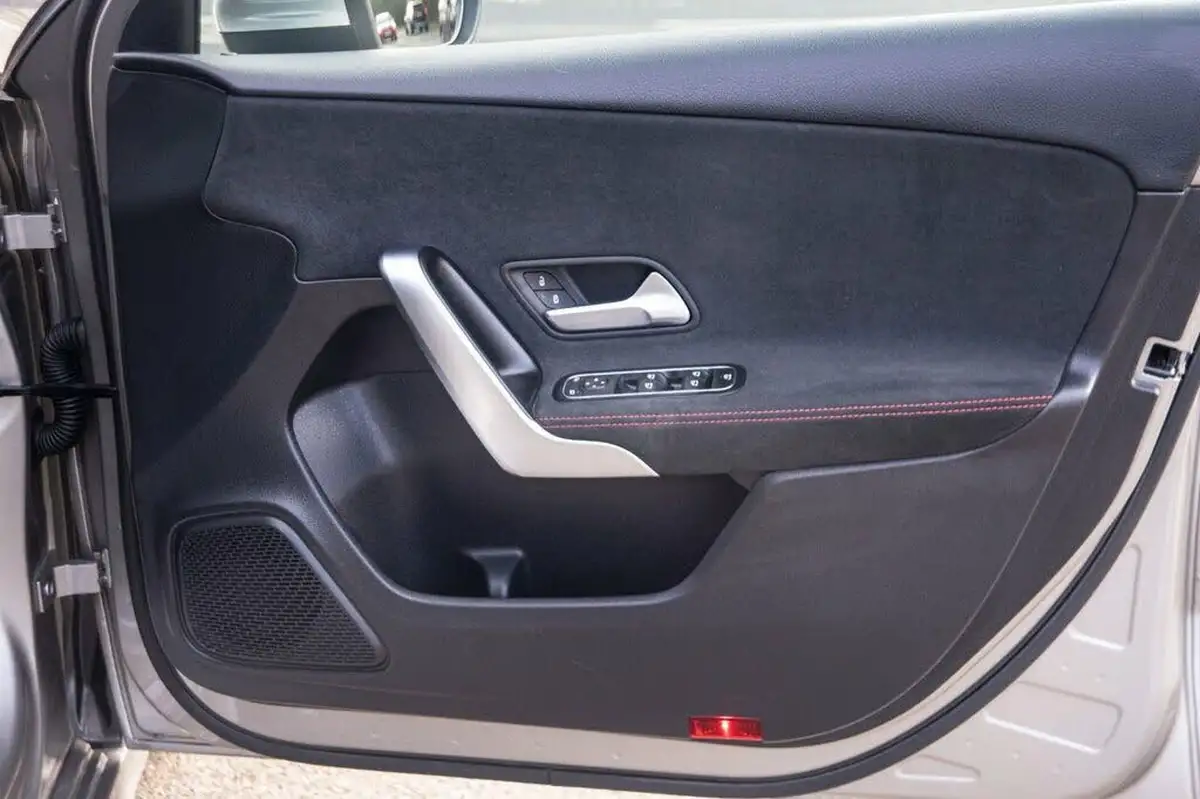 2020-mercedes-benz-a-class-13-a200-amg-line-hatchback-5d-big-28