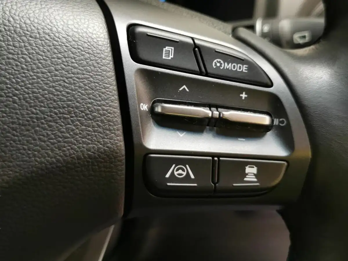 2022-hyundai-kona-e-premium-204ps-64kwh-7kw-obc-big-21