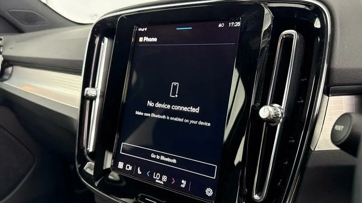 2024-volvo-xc40-20-b3-plus-big-13