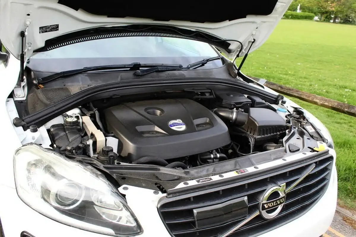 2015-volvo-xc60-big-24