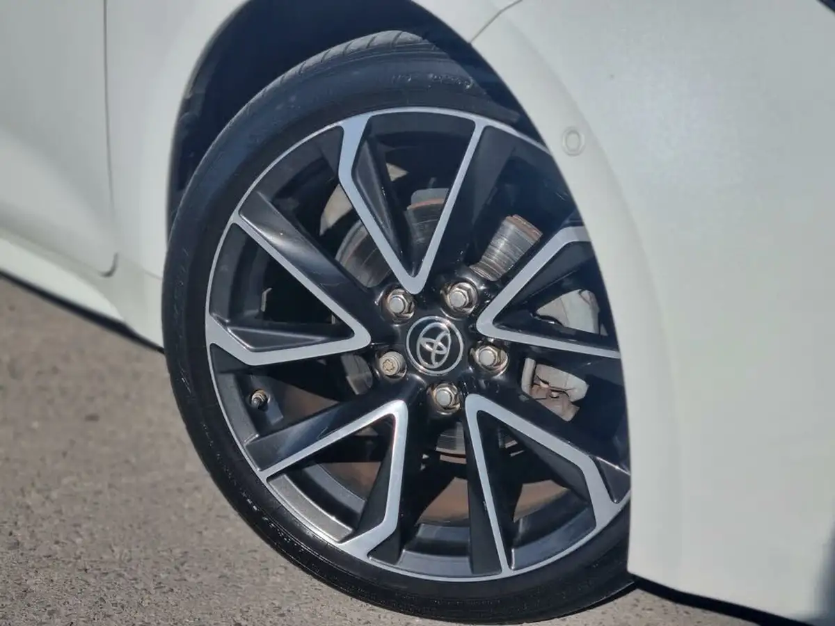 2020-toyota-corolla-18-vvt-i-excel-trk-hatchback-big-1
