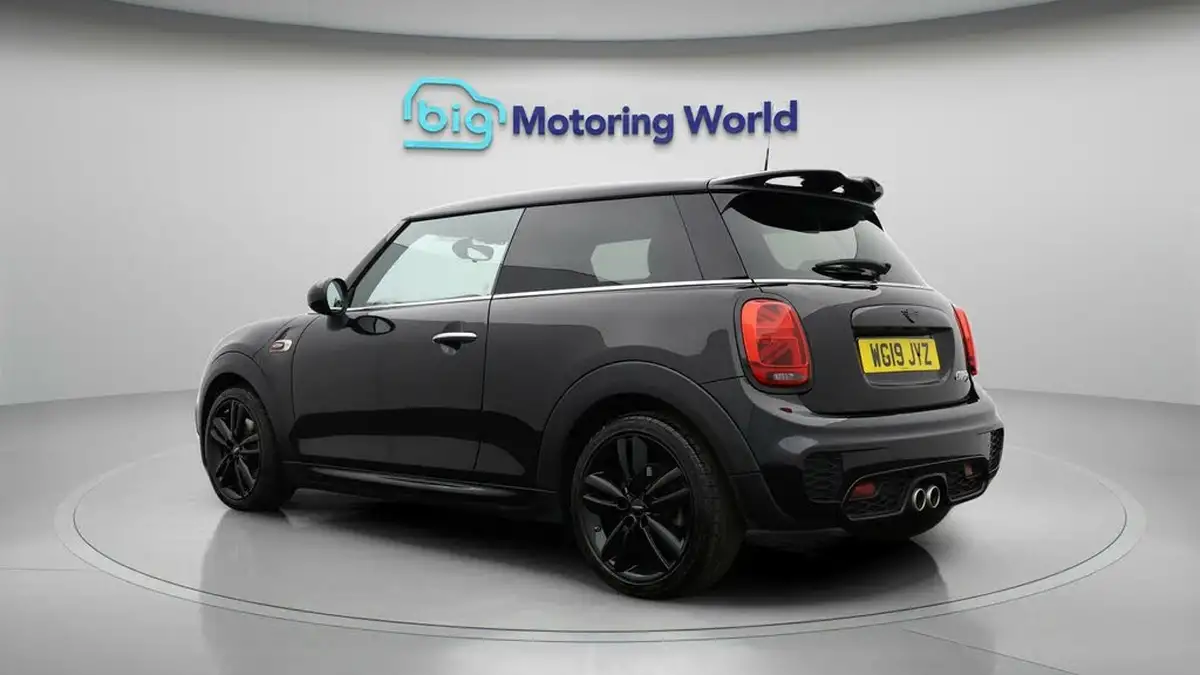 2019-mini-cooper-20-cooper-s-sport-189bhp-hatchback-3d-auto-big-4