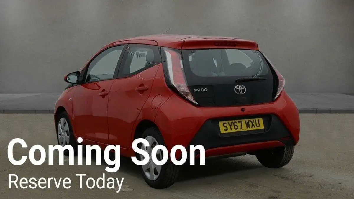 2017-toyota-aygo-10-vvt-i-x-play-71bhp-5d-big-13
