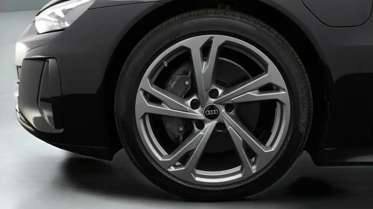 2023-audi-e-tron-gt-e-big-18