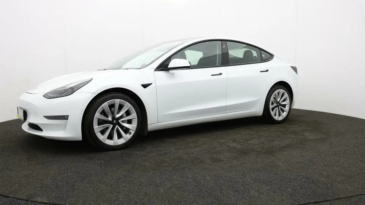 2021-tesla-model-3-e-long-range-awd-big-54