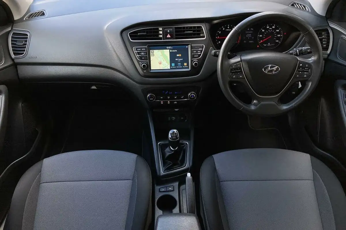 2019-hyundai-i20-10-t-gdi-premium-nav-isg-hatchback-5d-big-12