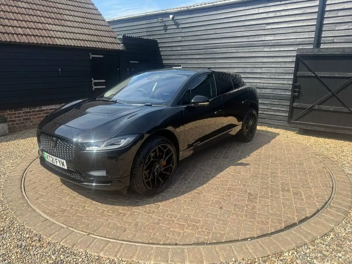 2021-jaguar-i-pace-ev400-hse-big-30