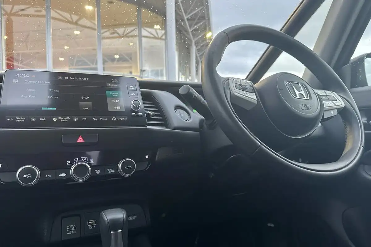 2021-honda-jazz-15-i-mmd-ex-107ps-big-13