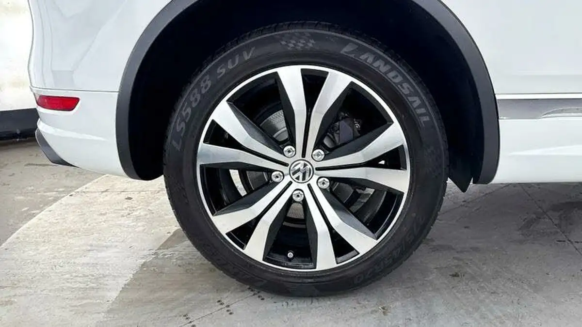 2014-volkswagen-touareg-30td-r-line-245ps-bmtss-big-27