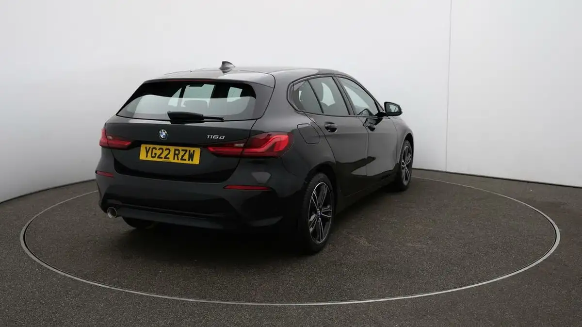 2022-bmw-1-series-15td-116d-sport-dct-big-47