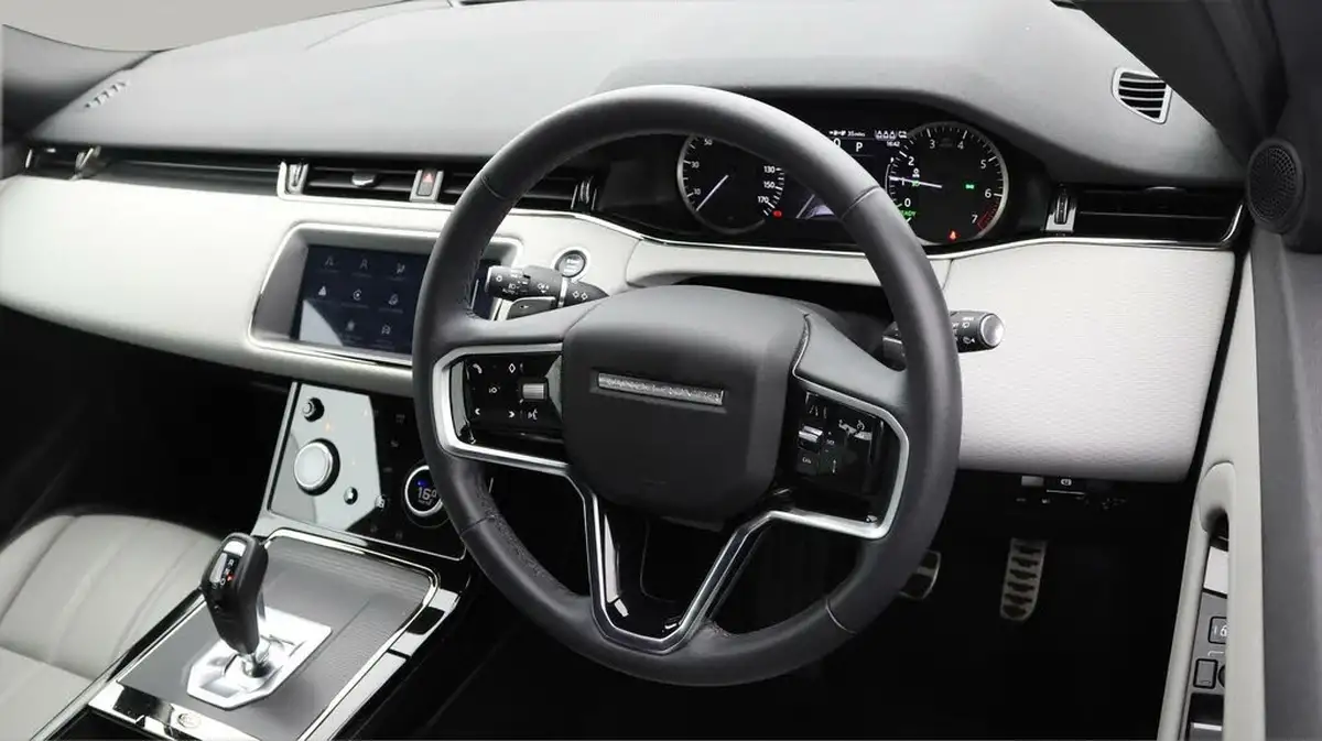 2023-land-rover-range-rover-evoque-15-p300e-r-dynamic-s-big-8