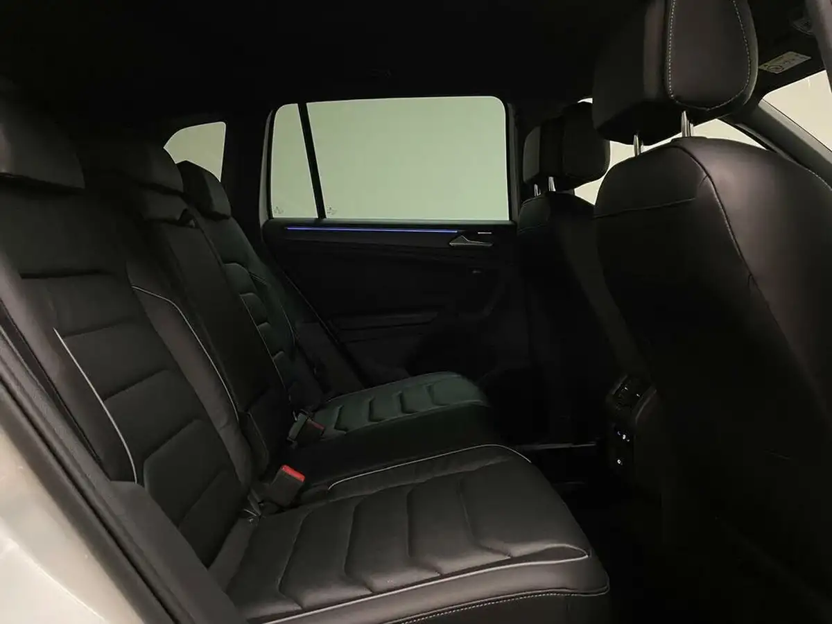 2021-volkswagen-tiguan-big-13