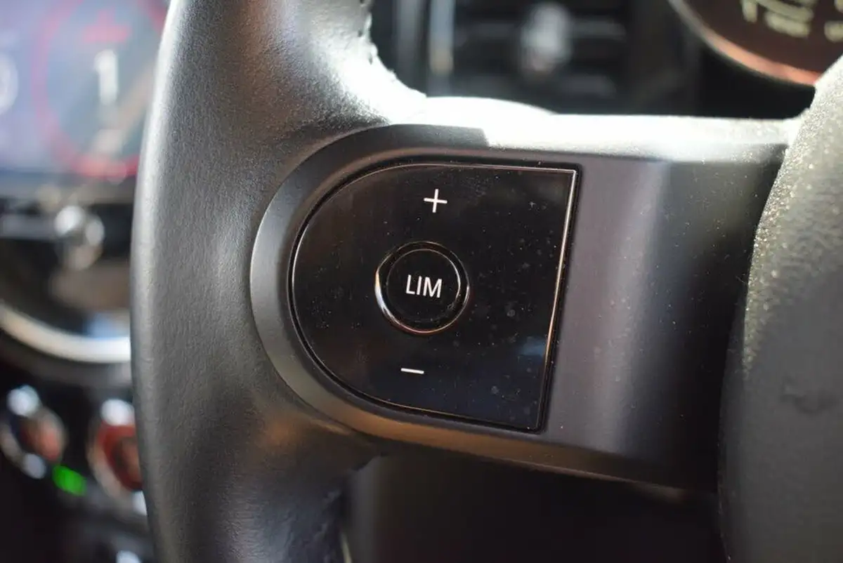 2021-mini-cooper-15-cooper-classic-hatchback-5d-big-21