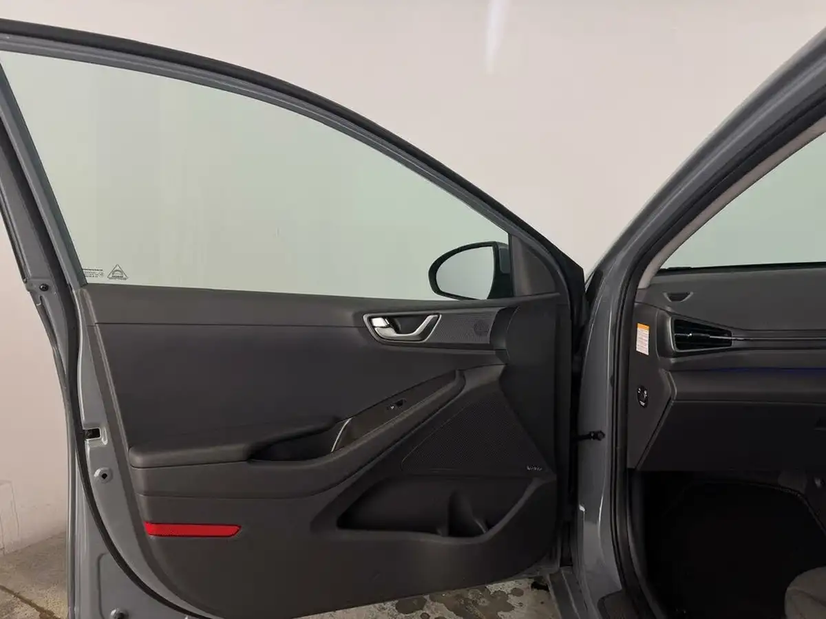 2022-hyundai-ioniq-e-premium-electric-big-8
