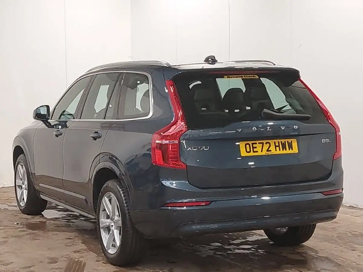 2022-volvo-xc90-20-b5-core-big-1