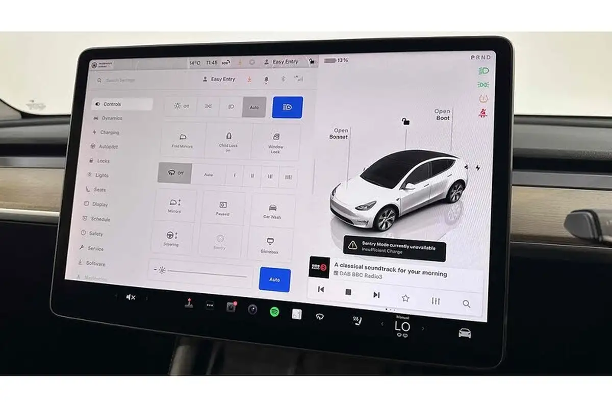2022-tesla-model-y-e-long-range-big-43