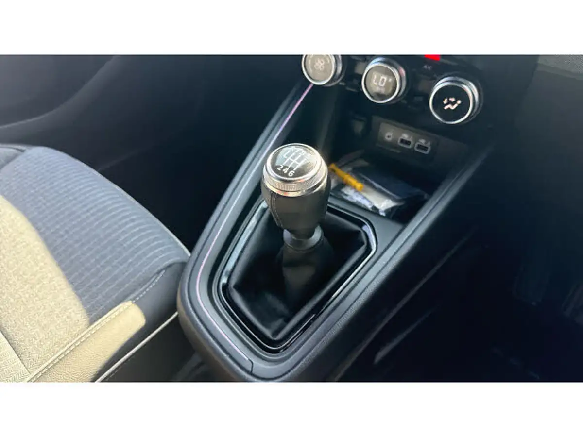 2024-renault-clio-10-tce-techno-big-12