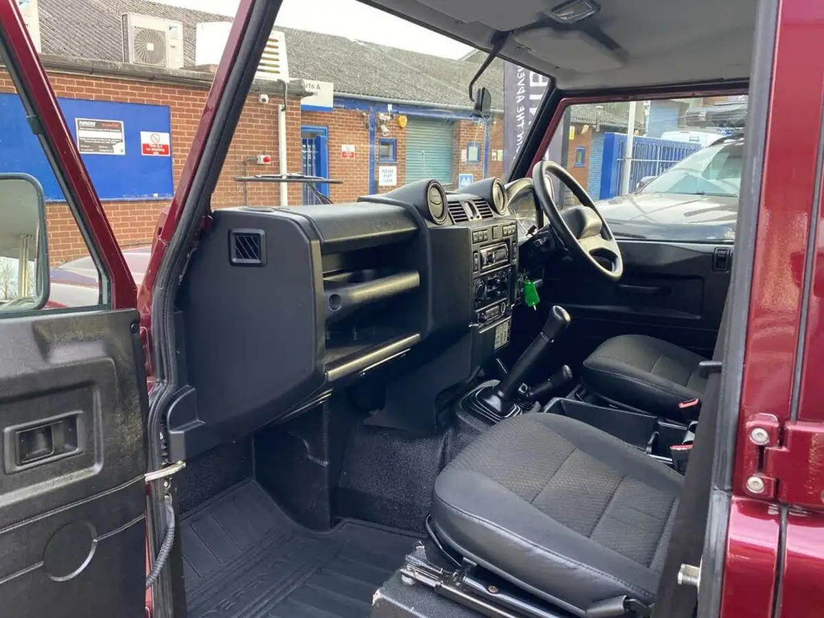2016-land-rover-110-defender-22td-county-22i-crewcab-pickup-big-22