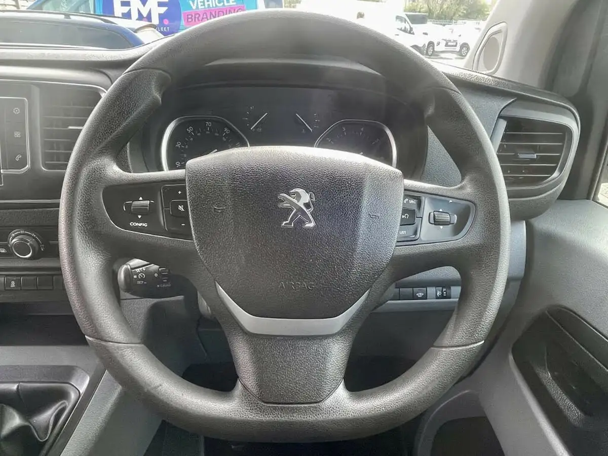 2018-peugeot-expert-16bluehdi-professional-standard-1000-115-ss-big-18