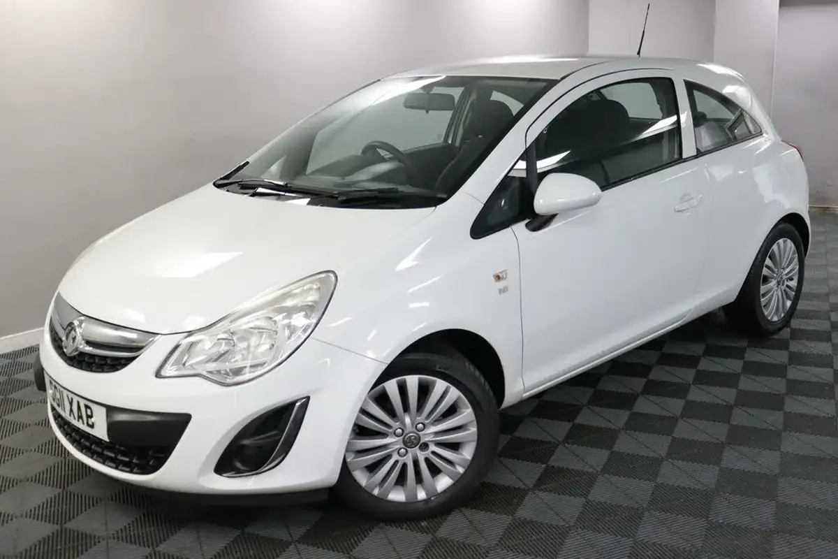 2011-vauxhall-corsa-12-excite-3d-big-19