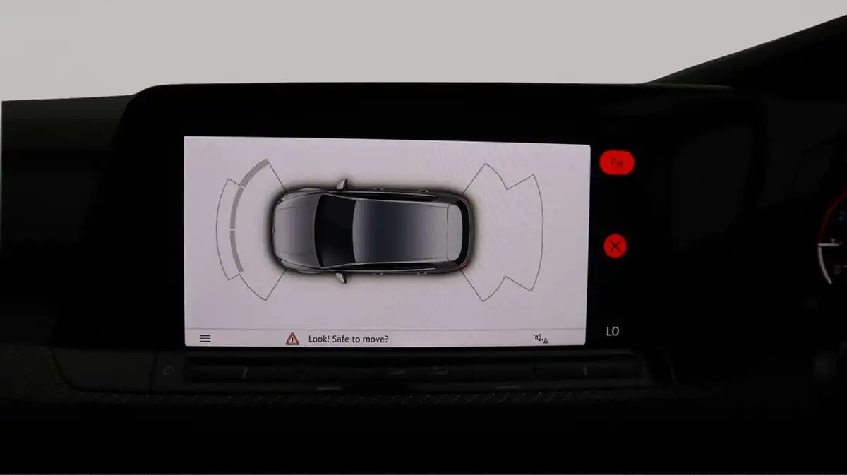 2021-volkswagen-golf-big-48