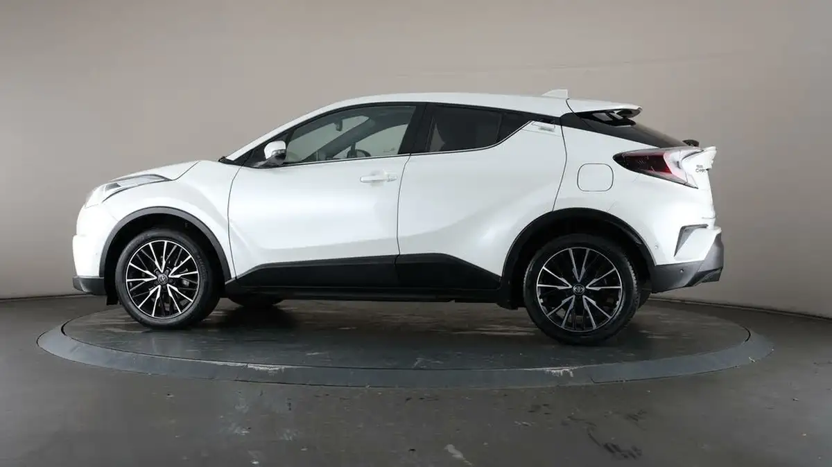 2019-toyota-c-hr-12-excel-awd-cvt-big-29