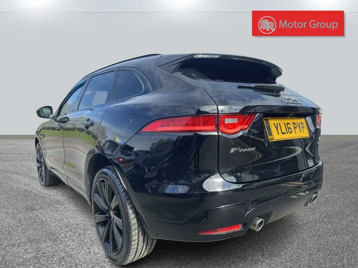 2016-jaguar-f-pace-30td-s-big-9