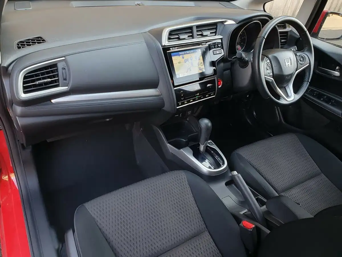 2019-honda-jazz-13-i-vtec-ex-navi-cvt-big-6