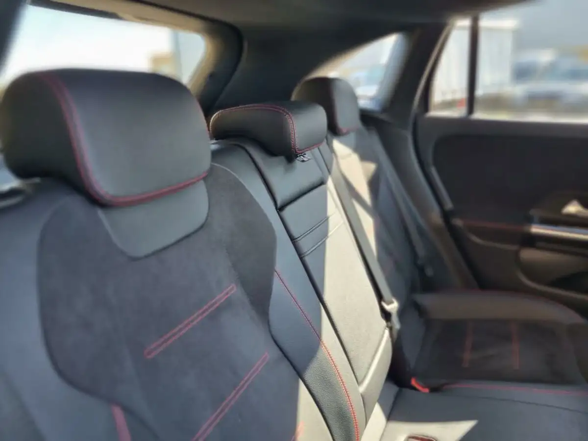2021-mercedes-benz-eqa-e-eqa-250-amg-line-big-13