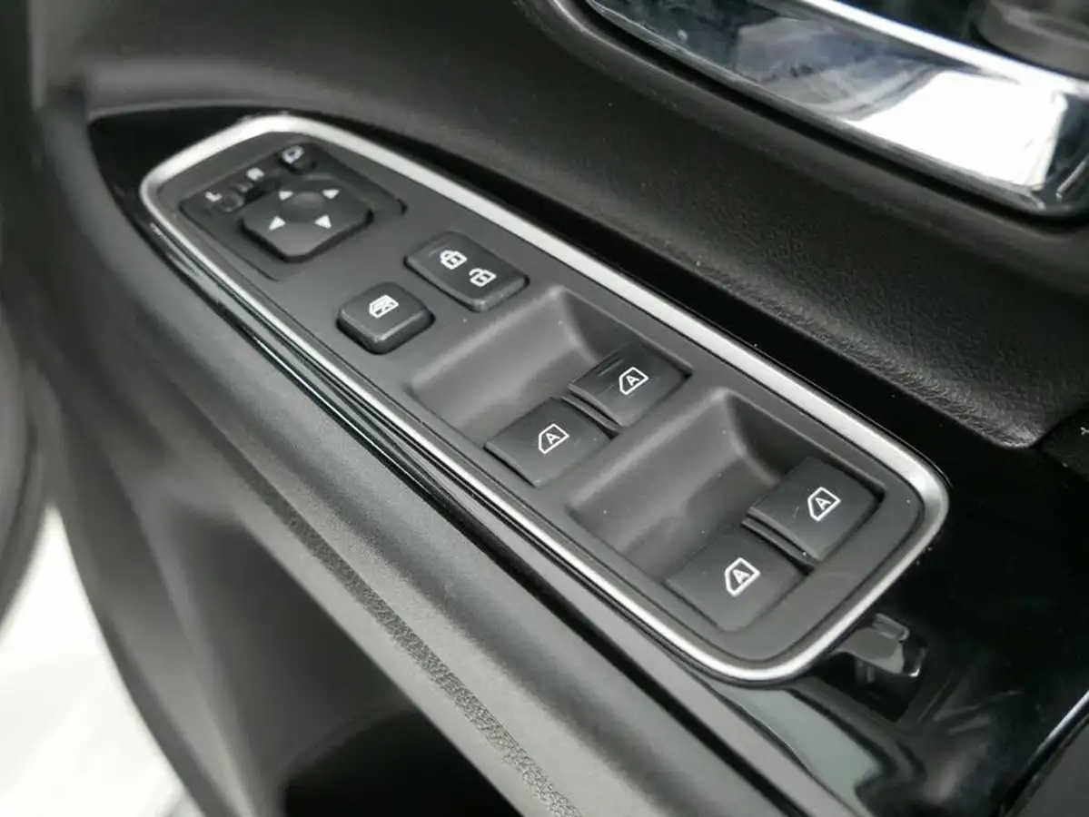 2020-mitsubishi-outlander-24-reflex-plus-commercial-big-34