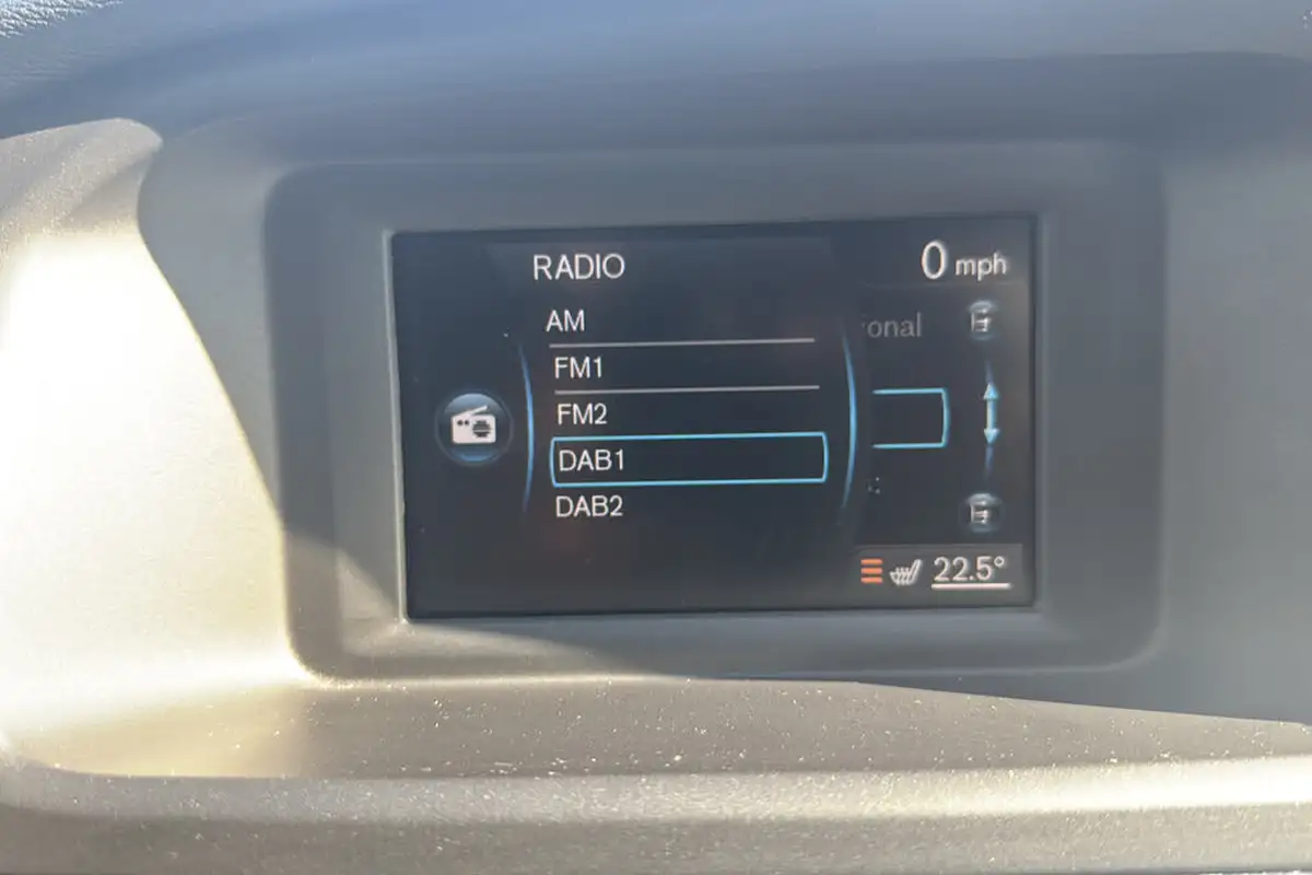 2016-volvo-v40-15-se-t3-152bhp-big-19