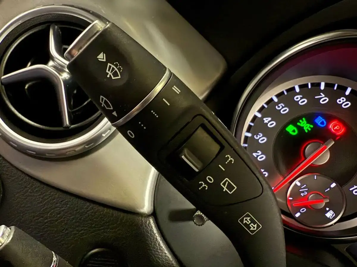 2015-mercedes-benz-gla-class-20-amg-line-big-24
