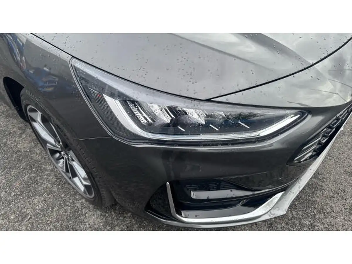 2022-ford-focus-10t-st-line-vignale-155ps-hybrid-mhev-hatchback-big-36