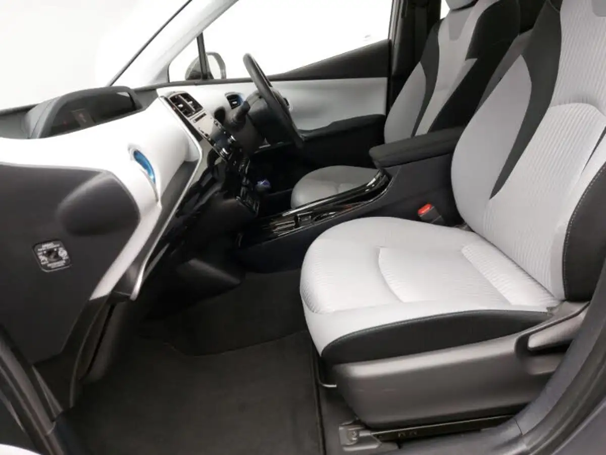 2022-toyota-prius-18-vvt-i-business-edition-plus-cvt-big-4