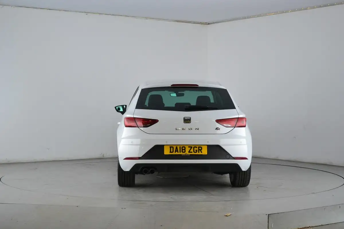 2017-seat-leon-14-ecotsi-fr-technology-hatchback-5d-big-8