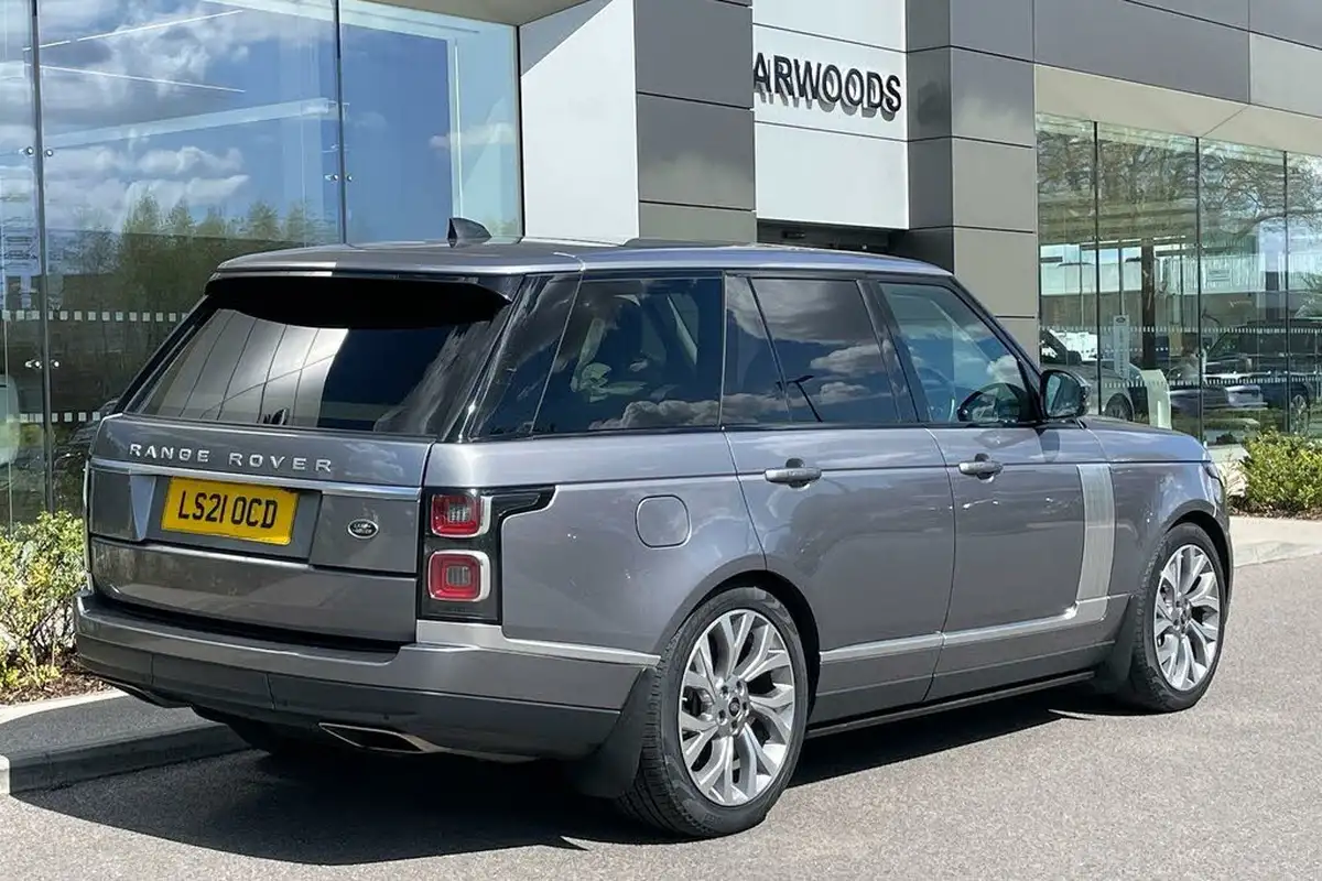 2021-land-rover-range-rover-30-d300-westminster-big-8