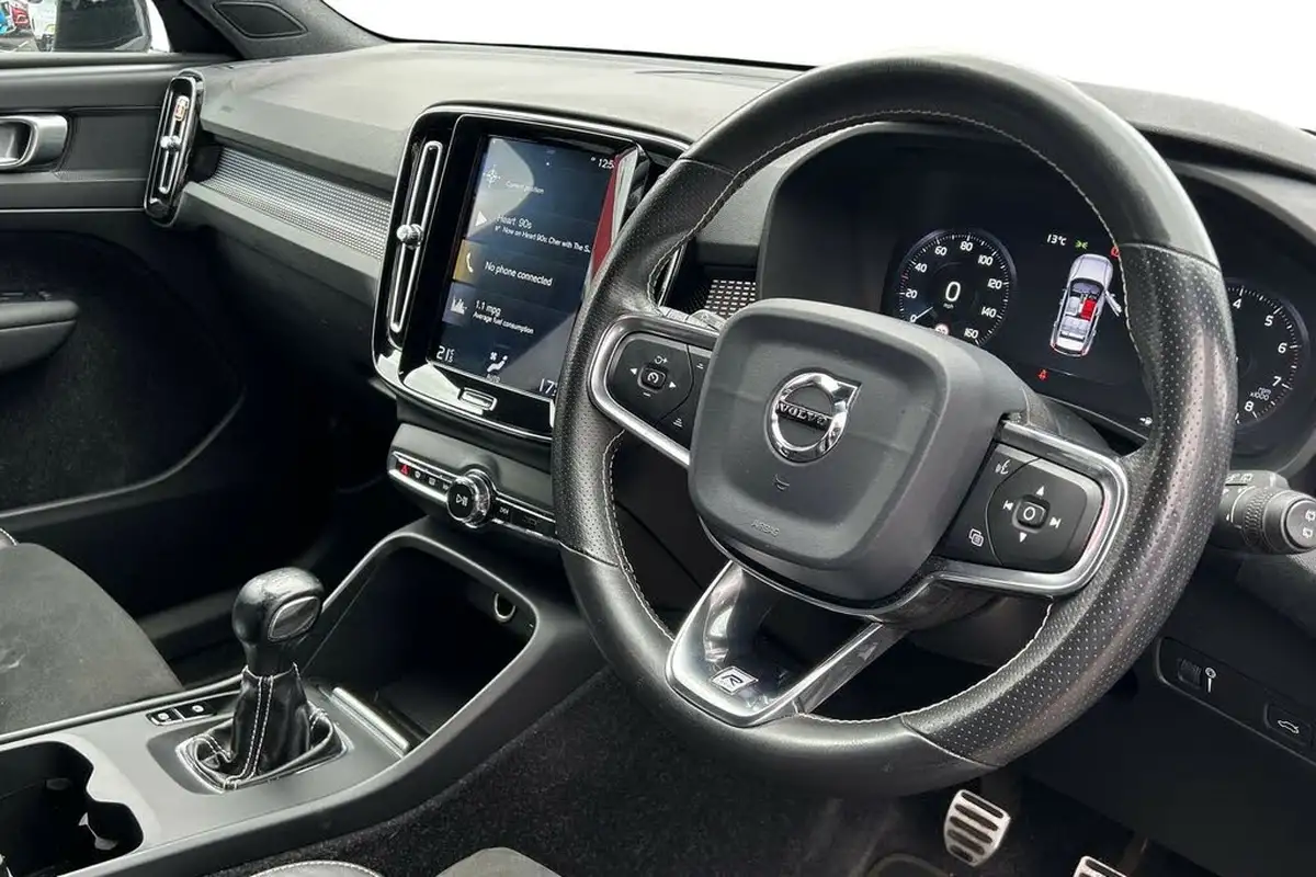 2019-volvo-xc40-15-t3-r-design-163bhp-big-6