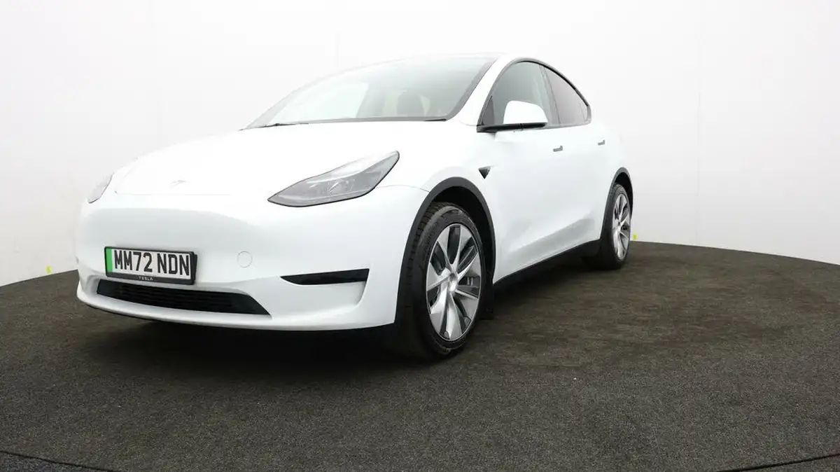 2022-tesla-model-y-e-rwd-big-53