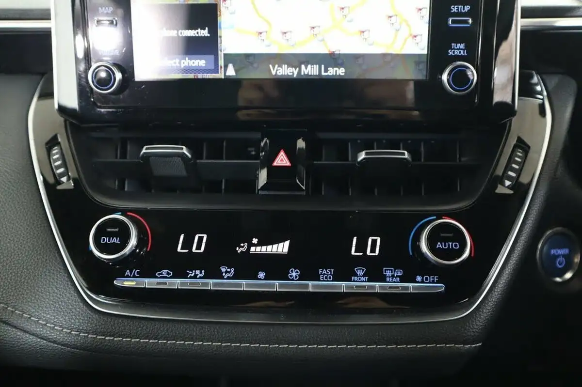 2021-toyota-corolla-20-vvt-i-icon-tech-touring-sports-big-27