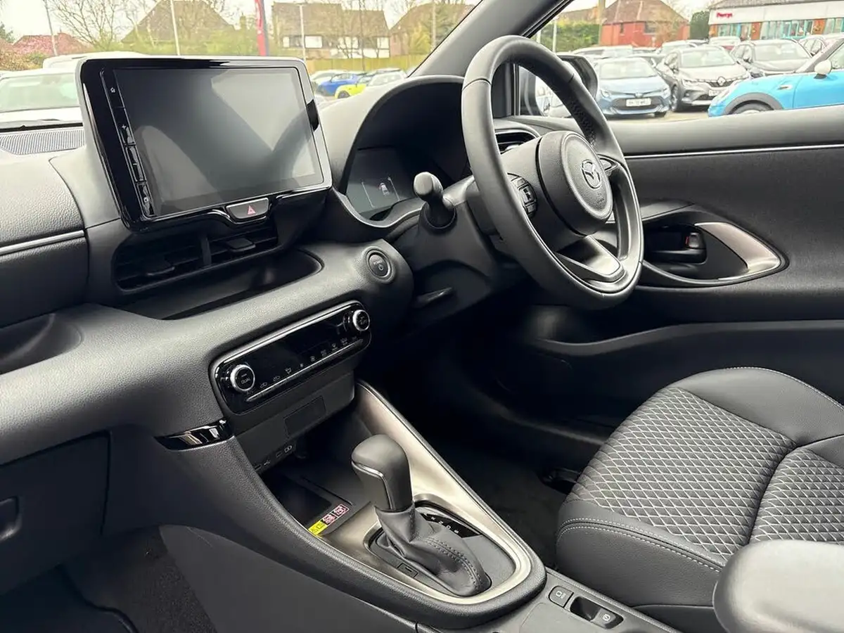 2024-mazda-mazda2-15-homura-big-36