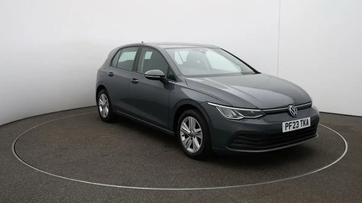 2023-volkswagen-golf-10-tsi-life-hatchback-big-36