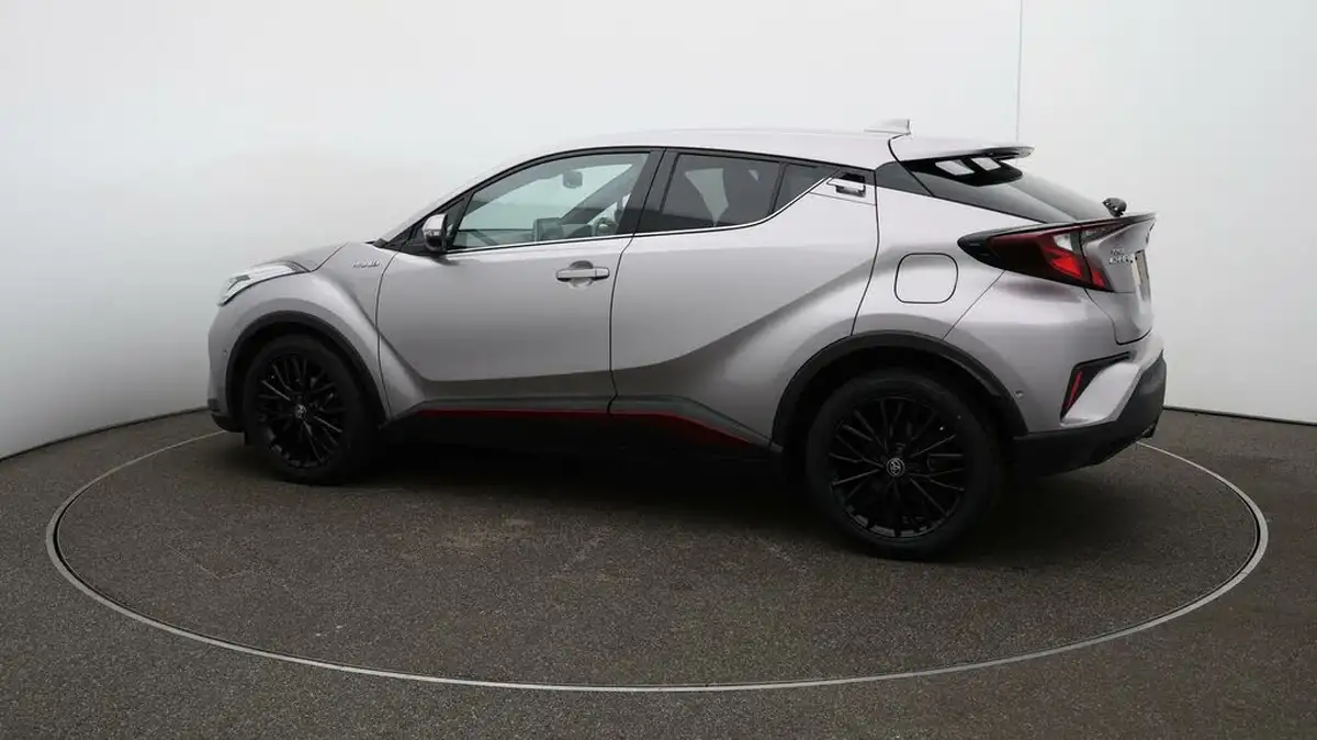 2021-toyota-c-hr-18-vvt-i-design-big-31