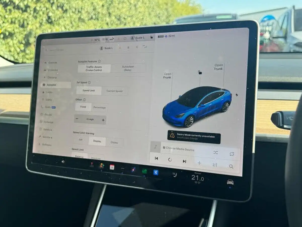 2020-tesla-model-3-e-standard-plus-big-19
