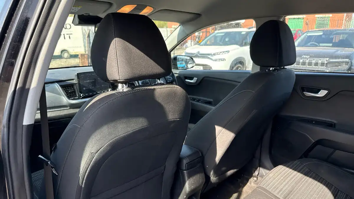 2022-kia-stonic-10-t-gdi-2-big-13