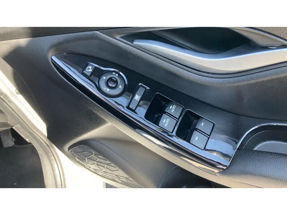 2016-hyundai-ix20-14-se-big-26