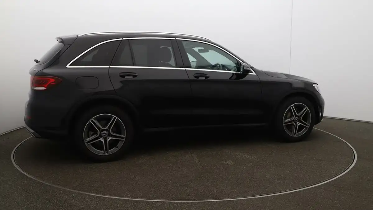 2021-mercedes-benz-glc-class-20d-glc220d-amg-line-station-wagon-5d-1950cc-4matic-plus-big-43