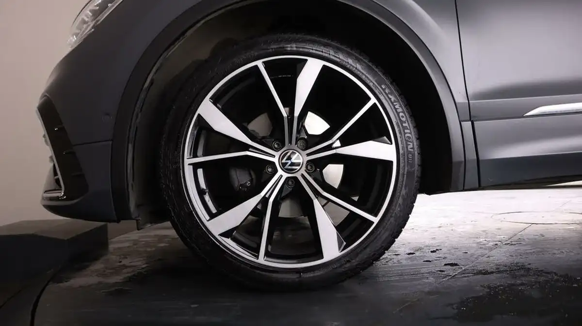 2020-volkswagen-tiguan-15-tsi-r-line-big-17