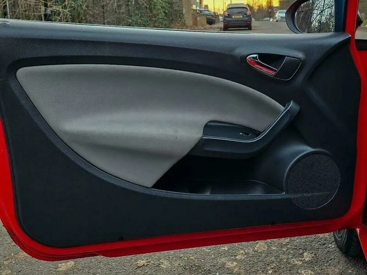 2014-seat-ibiza-14-toca-16v-85ps-sportcoupe-3d-big-42
