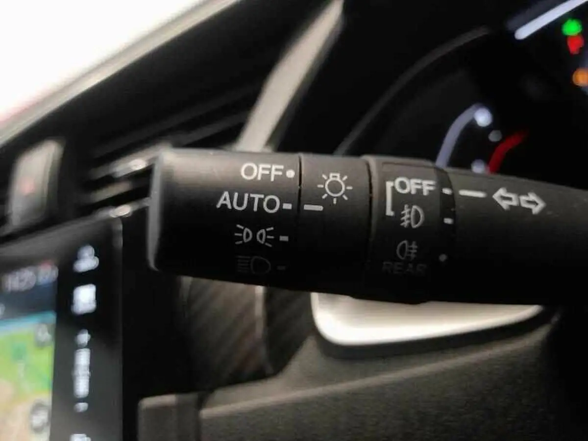 2019-honda-civic-15-vtec-turbo-sport-cvt-big-19